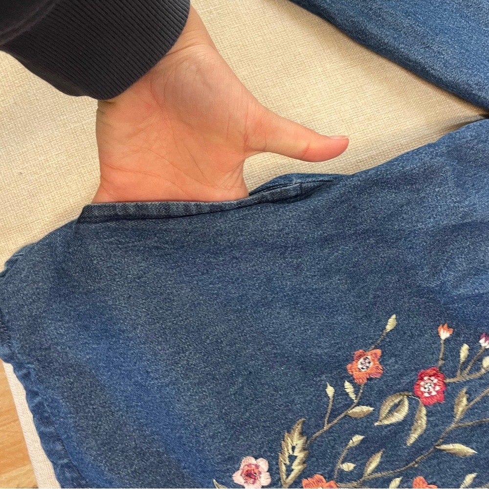 Vintage Denim Jacket with Red Floral Embroidery - Picture 9 of 11